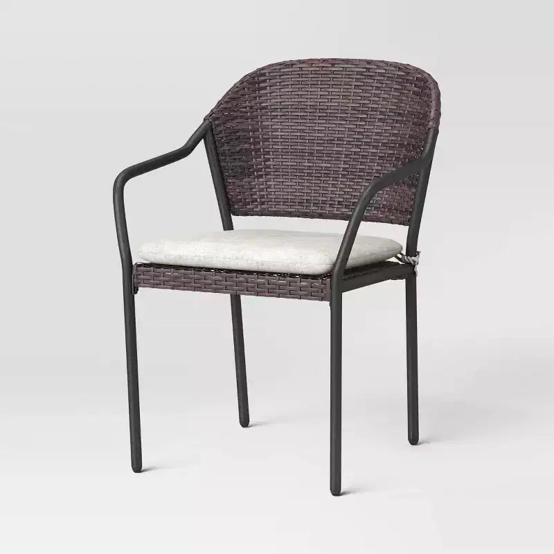Ensemble bistrot de patio extérieur en acier 3 pièces résistant à la rouille avec coussins marron foncé - Room Essentials™ : Cadre en acier, table en verre trempé