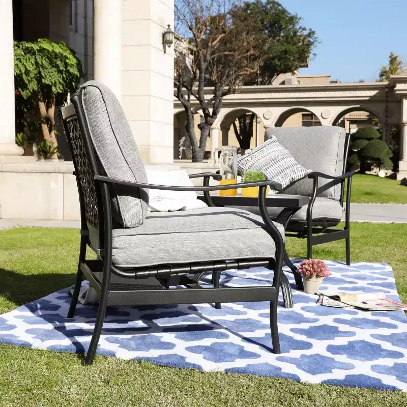 Ensemble de salle à manger 3 pièces pour bistro en acier avec chaises à accoudoirs - Gris - Lokatse : Ensemble de conversation extérieur, coussins amovibles
