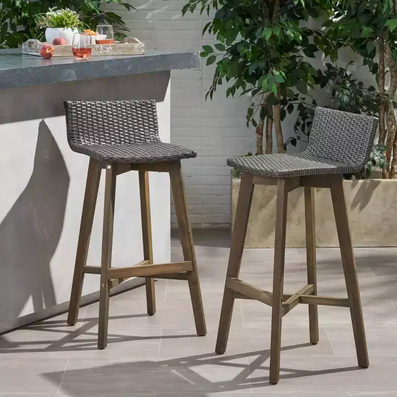 Lot de 2 tabourets de bar de patio La Brea en bois d'acacia et résine tressée Gris - Christopher Knight Home