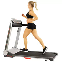 Tapis de course électrique Sunny Health & Fitness Strider avec plateforme LoPro large de 20 pouces