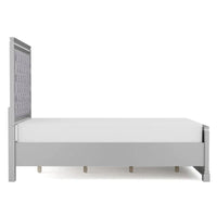 Seleena Glam Ensemble de chambre 5 pièces à panneaux capitonnés en bois argenté avec port USB par Furniture of America