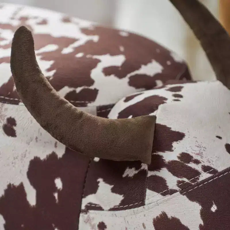 Ottoman vache en velours sur hévéa moderne GDFStudio Moria