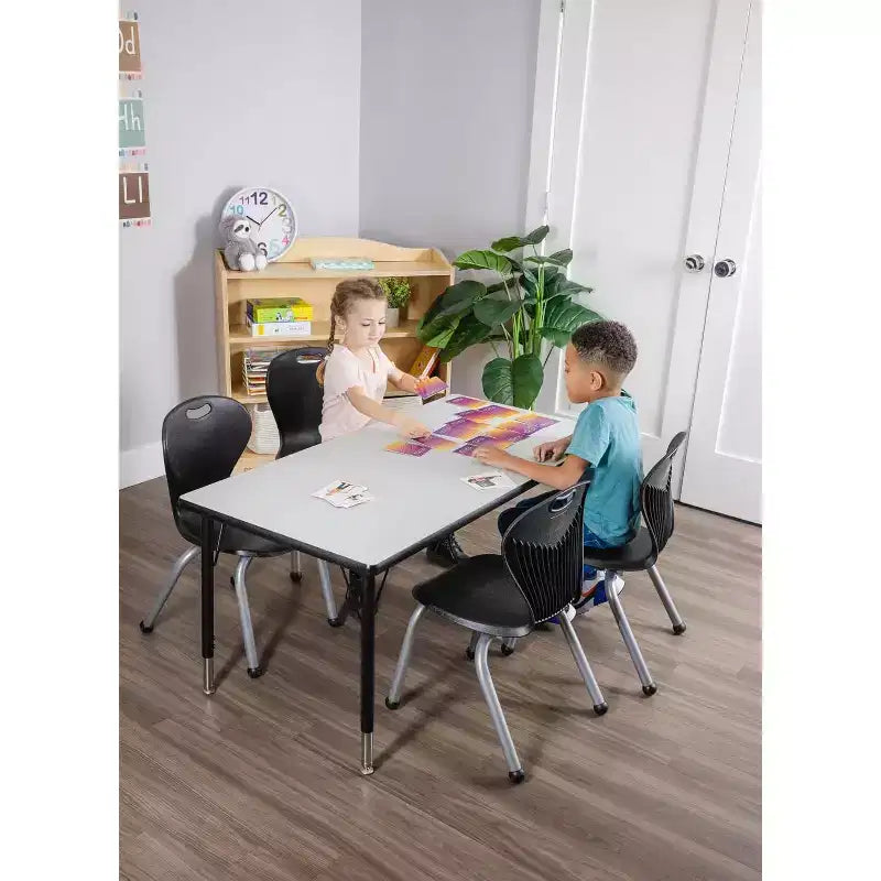 Ensemble table et chaises d'activité Bintiva 24x48, table à bord pulvérisé noir à pieds réglables et 4 chaises de classe ZUUL 14 bleues