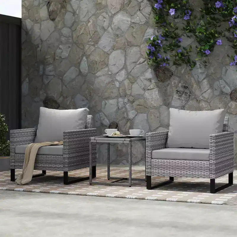Ensemble de meubles de patio Outsunny 3 pièces, ensemble bistro en osier avec 4 coussins, chaises en rotin et table basse en verre pour jardin, véranda, balcon, gris