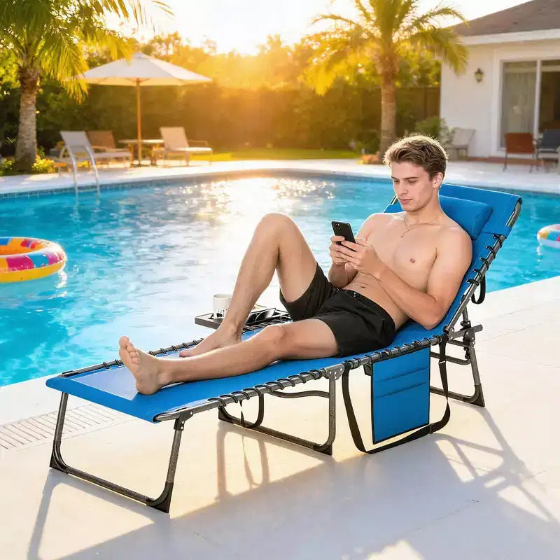 Outsunny Chaise longue pliante de bronzage extérieure avec dossier réglable 5 niveaux, table latérale, oreiller, poche pour cour, plage, piscine