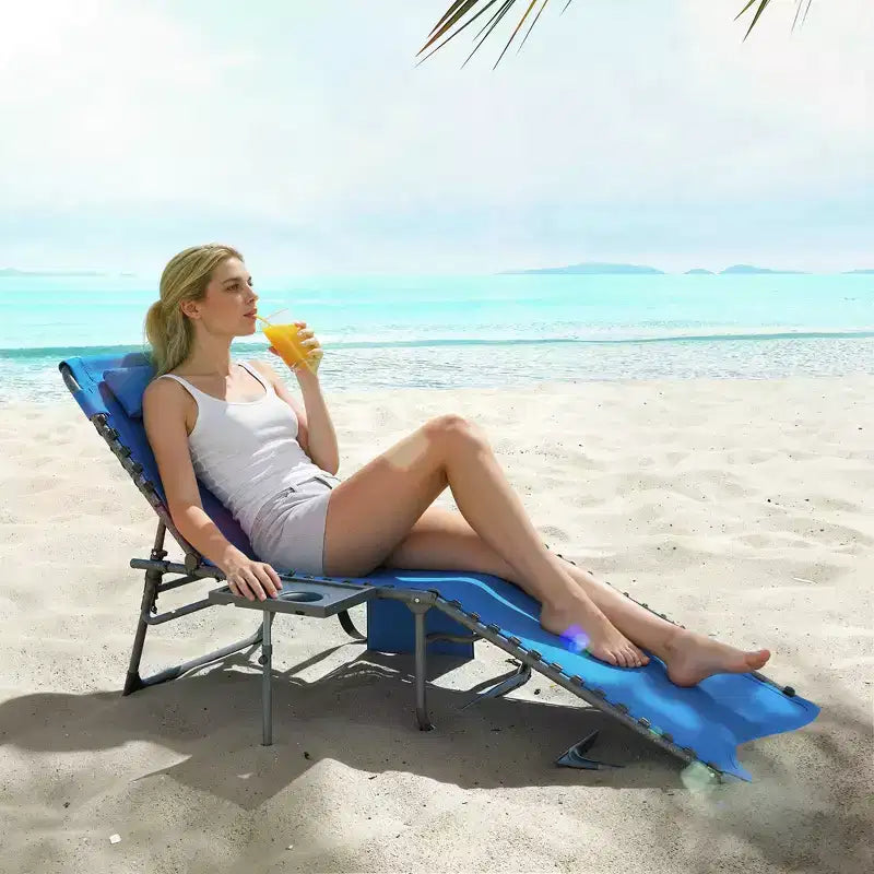 Outsunny Chaise longue pliante de bronzage extérieure avec dossier réglable 5 niveaux, table latérale, oreiller, poche pour cour, plage, piscine