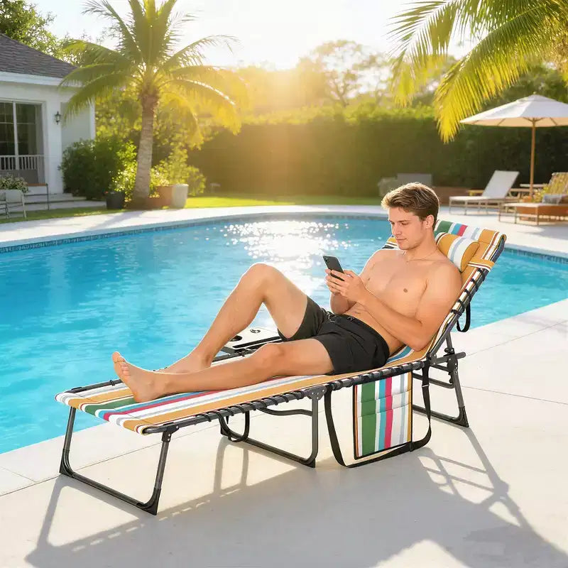 Outsunny Chaise longue pliante de bronzage extérieure avec dossier réglable 5 niveaux, table latérale, oreiller, poche pour cour, plage, piscine