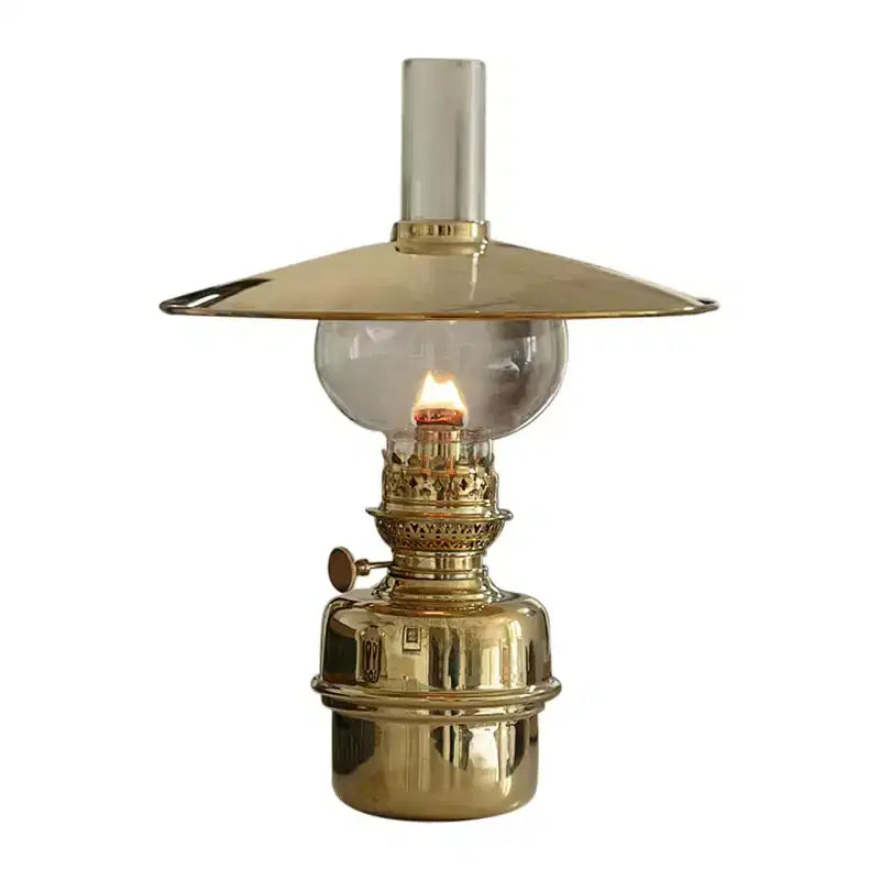 Lampe à huile en laiton Kings County Tools Captains Shade