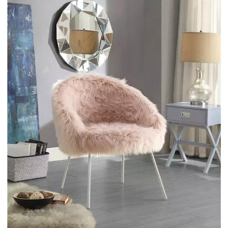 Fauteuil d'appoint Ana Lux en fausse fourrure Inspired Home