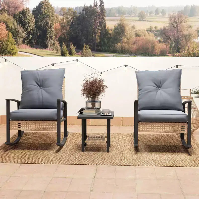 Outsunny Ensemble de Bistro 3 Pièces, Meubles de Patio en Rotin avec Coussins Boutonnés, Fauteuils à Bascule en Rotin et Table Basse