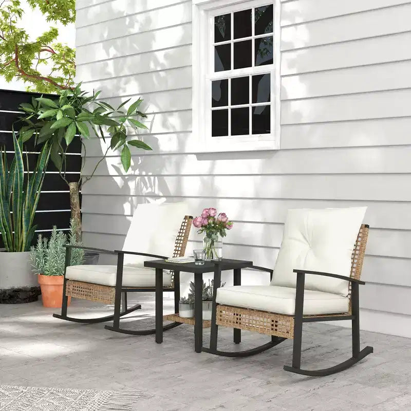 Outsunny Ensemble de Bistro 3 Pièces, Meubles de Patio en Rotin avec Coussins Boutonnés, Fauteuils à Bascule en Rotin et Table Basse