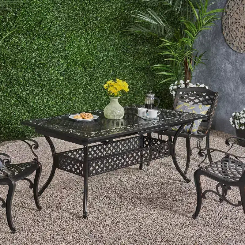 Table à manger extensible en fonte d'aluminium Christopher Knight Home McMillan pour l'extérieur, 81 po, cuivre brillant