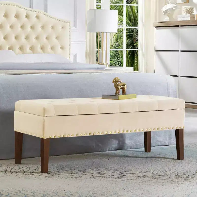GDFStudio Peter pouf ottoman rembourré capitonné en velours 48 avec clous et pieds en bois