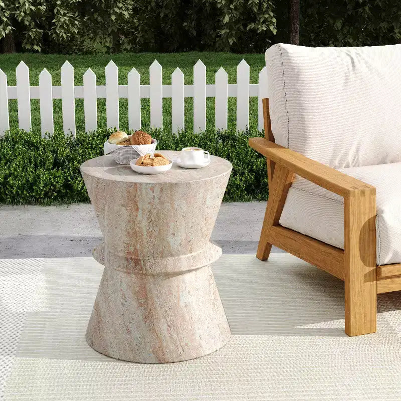 Christopher Knight Home Sveta Table d'appoint extérieure moderne en sablier en béton léger