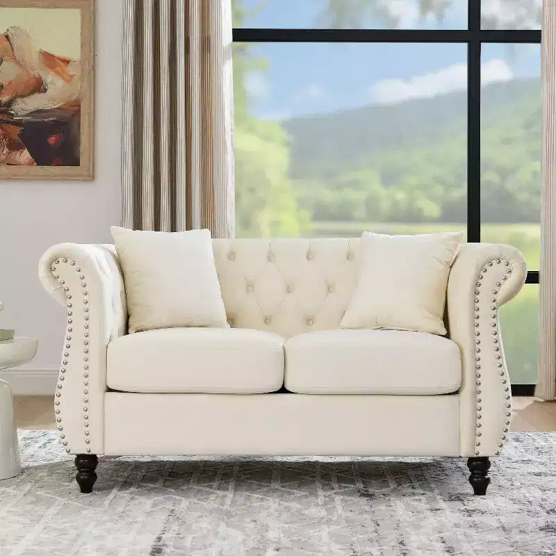 Canapé Chesterfield 58.8 beige en velours pour salon, canapé 2 places capitonné avec accoudoirs roulés et clous pour salon