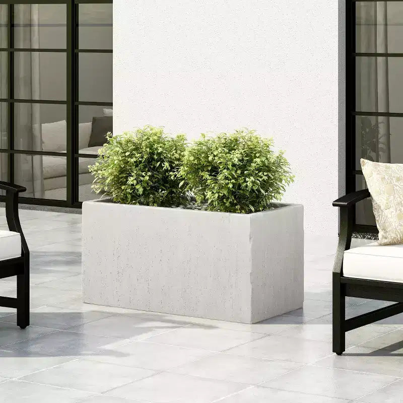 Jardinière rectangulaire d'extérieur moderne en béton léger Christopher Knight Home Ella