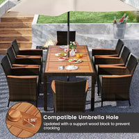 Ensemble de salle à manger Costway 9 pièces en rotin pour patio, chaises rembourrées avec accoudoirs et table en bois d'acacia, trou pour parasol de 1,96"