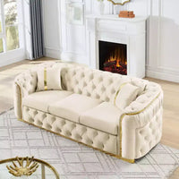 Canapé Chesterfield luxueux en velours de 229 cm avec capitonnage, accents dorés et 2 coussins - Velours italien haut de gamme 280g pour salons élégants