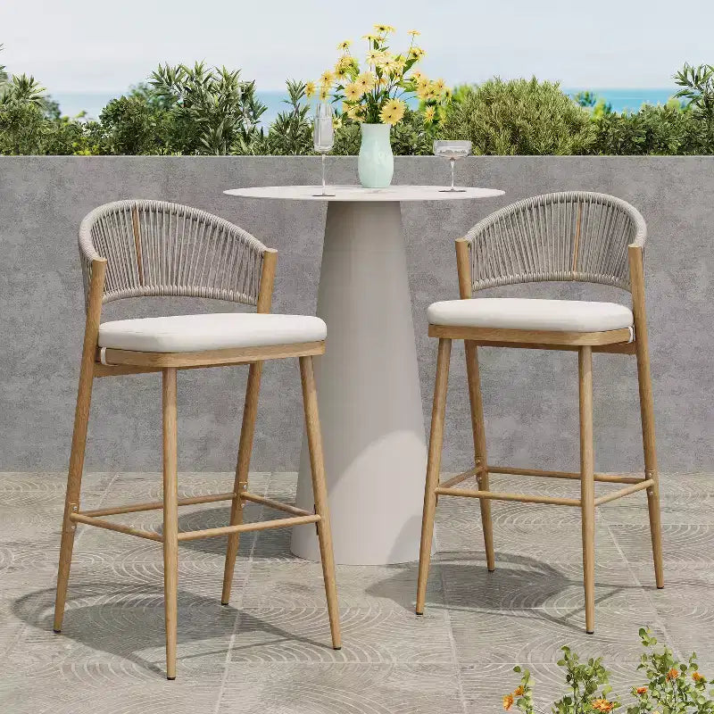Christopher Knight Home Youssef Tabourets de bar extérieurs en aluminium et rotin 30 avec dossier festonné (lot de 2)