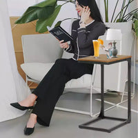 Table d'appoint en forme de C FDW, table d'appoint de 61 cm avec cadre en métal pour le salon
