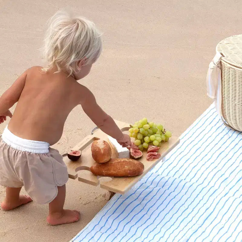 Sunnylife : Table de pique-nique portable - Le Weekend Natural - Support à snacks en bambou