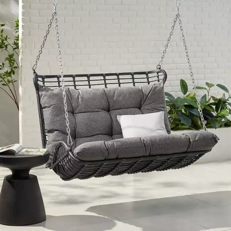 Banc balançoire de porche en osier Arruda de Christopher Knight Home avec coussins