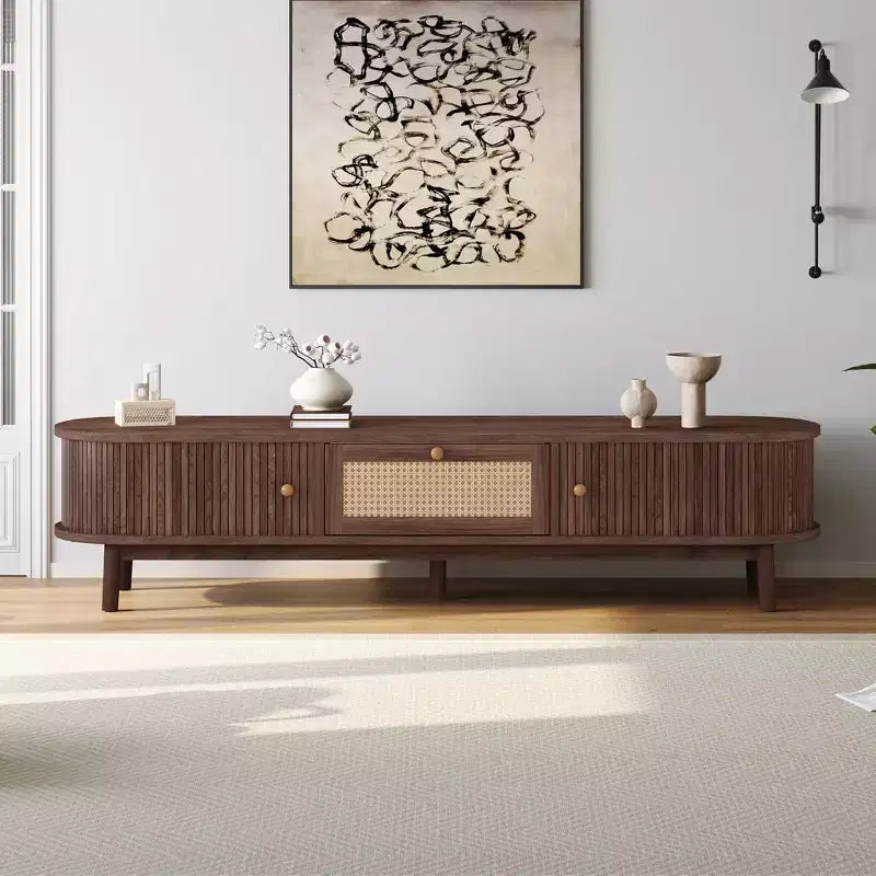 Meuble TV moderne 75 avec tiroir en rotin et portes coulissantes, console multimédia élégante centre de divertissement en bois avec 2 armoires de rangement, brun foncé - HABITRIO