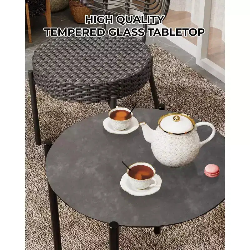 Ensemble de bistrot Acekool 3 pièces en osier – 2 chaises et une table en verre pour patio, balcon et petits espaces