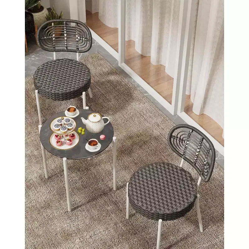 Ensemble de bistrot Acekool 3 pièces en osier – 2 chaises et une table en verre pour patio, balcon et petits espaces
