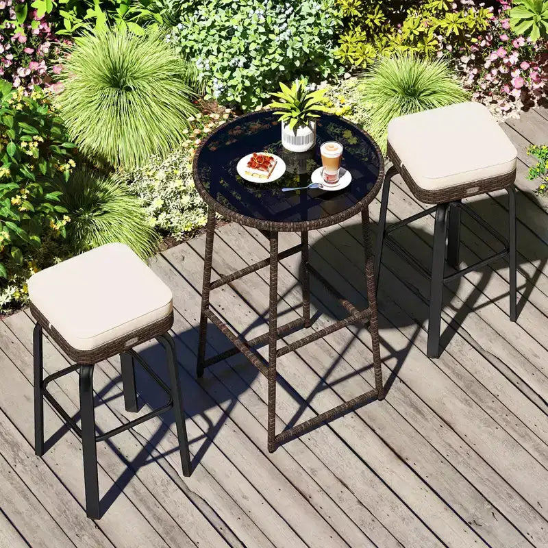 Ensemble de bar extérieur pivotant 3 pièces Costway avec 2 chaises, plateau en verre trempé, coussins moelleux