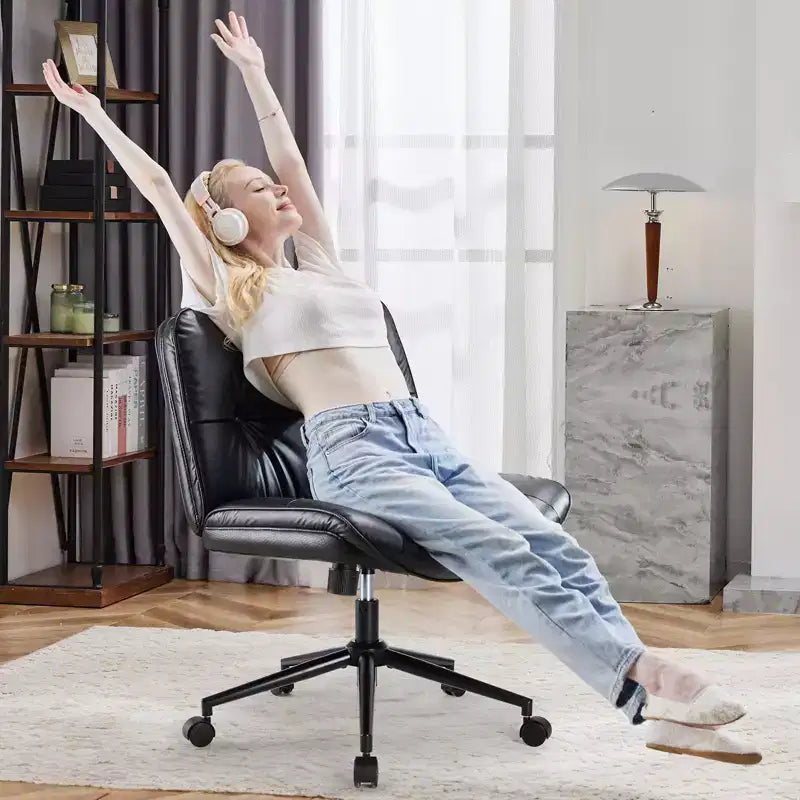 TUYOHW Chaise de Bureau Croisée Pivotante en Cuir PU à Roulettes, Chaise de Bureau avec Hauteur Réglable et Support Lombaire, Chaise de Gaming sans Accoudoirs pour le Bureau