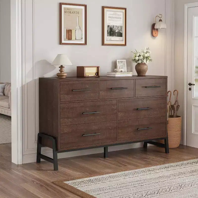 Commode 7 tiroirs, meuble de rangement en bois 52" de large avec tiroirs profonds pour chambre, salon ou entrée, compatible aspirateur robot