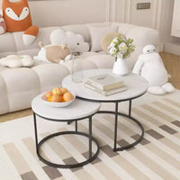 Ensemble de 2 tables gigognes rondes 27 po, plateaux aspect bois industriel avec cadre métallique robuste, tables d'appoint peu encombrantes, blanc