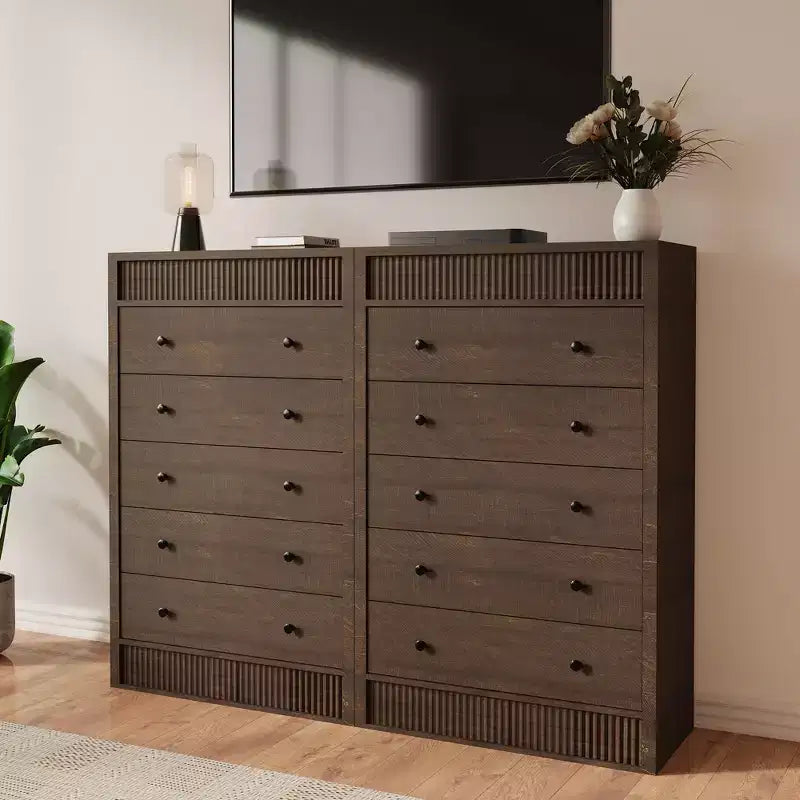 Commode haute Coolmee 5 tiroirs pour chambre, commode cannelée large 31,5 po, meuble de rangement moderne en bois pour chambre d'enfant, couloir, salon