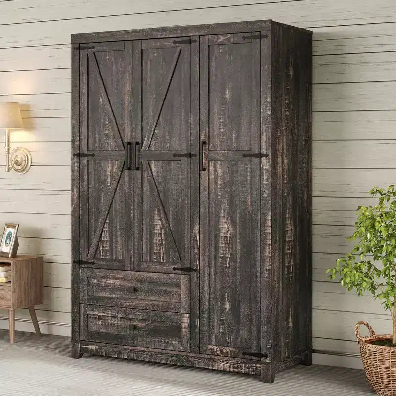 Armoire-penderie style ferme AMERLIFE 47 avec 3 portes, 2 tiroirs, barre de suspension et étagères réglables, organiseur de placard autoportant