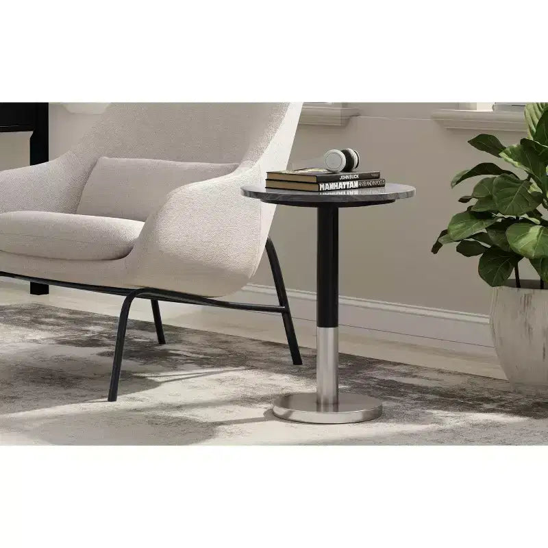 Table d'appoint moderne Ryan 16 po de large