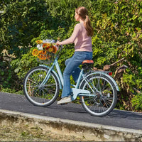 Vélo de croisière VEVOR, 7 vitesses, vélo de croisière de plage 26 pouces bleu clair avec panier de grande capacité et porte-bagages arrière, vélo de croisière sûr et robuste, bleu clair