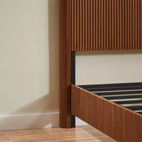 Cadre de lit plateforme en bois pour lits Double/Queen/King avec accents ondulés - ModernLuxe