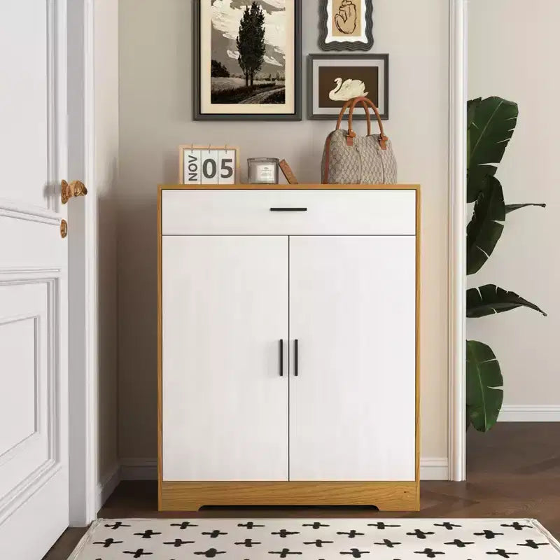 JVNOXK Meuble à chaussures à quatre niveaux, étagère à chaussures autoportante en bois, avec deux portes d'armoire blanches et des étagères réglables, idéal pour les entrées