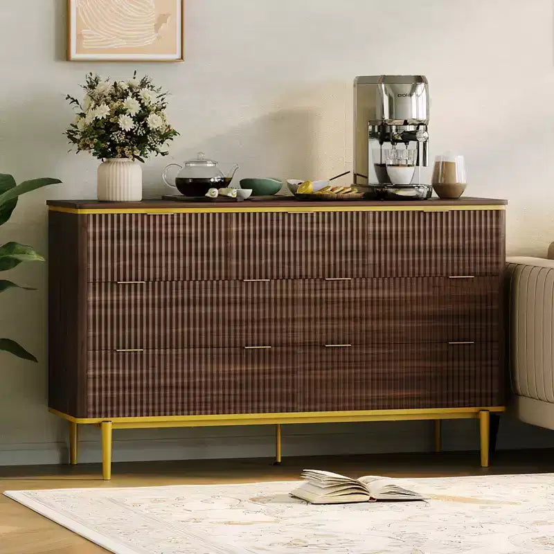 COZONY commode 7 tiroirs cannelée large 54, meuble de rangement moderne en bois au design incurvé et poignées métalliques pour chambre salon