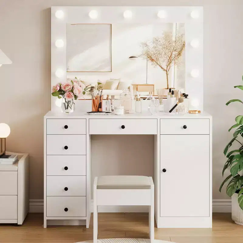 Coiffeuse blanche avec miroir et lumière, table de maquillage avec station de charge, armoire à tiroirs de rangement, coiffeuse moderne en bois pour chambre