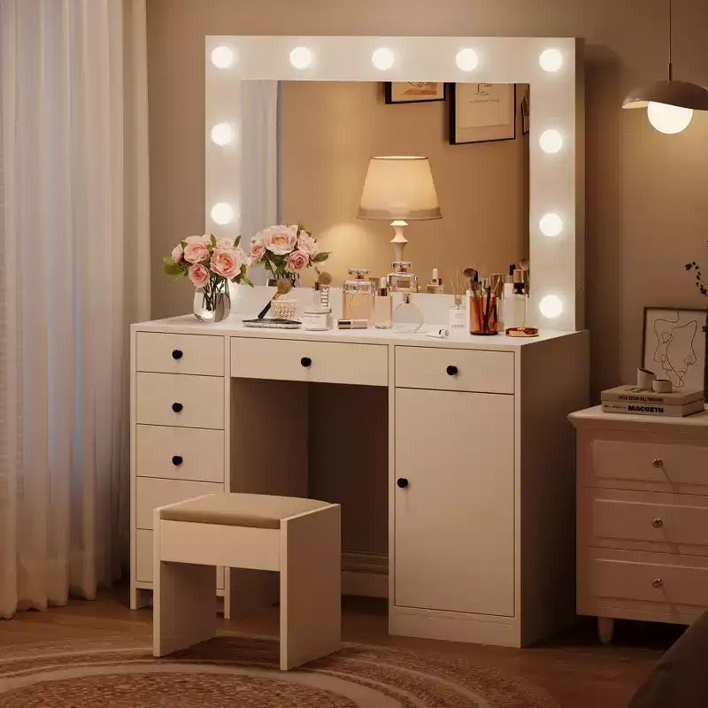 Coiffeuse blanche avec miroir et lumière, table de maquillage avec station de charge, armoire à tiroirs de rangement, coiffeuse moderne en bois pour chambre