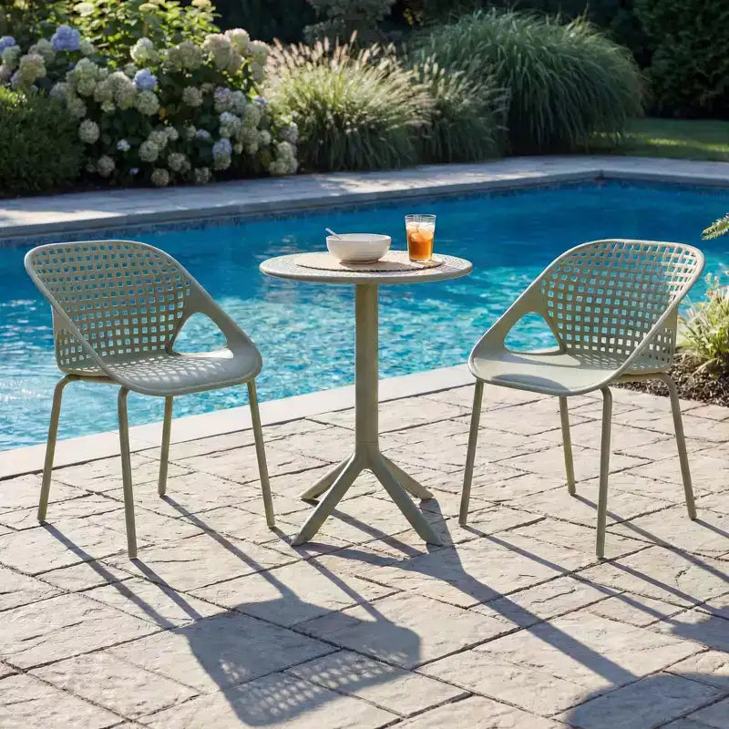 Ensemble de bistro d'extérieur 3 pièces en fer et plastique Kevork de Christopher Knight Home