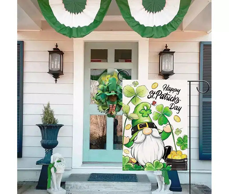 Lomsoe Happy St Patricks Day Drapeau de jardin gnome, drapeau de cour trèfle, décor extérieur de cour de ferme, cadeau de la Saint-Patrick, simple face 12x18 pouces