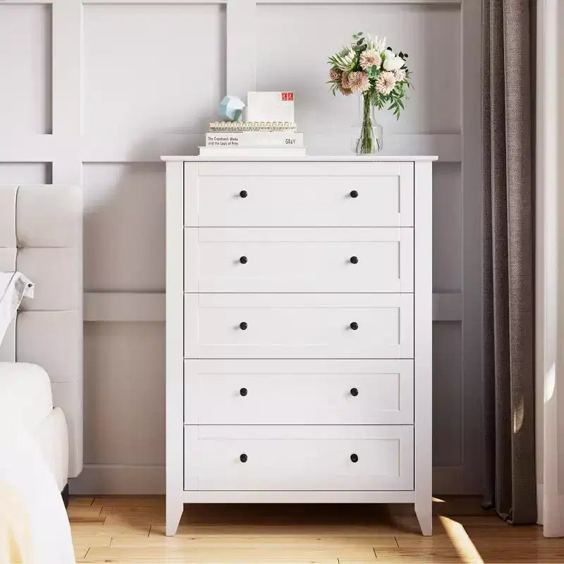 Commode 5 tiroirs pour chambre - haut coffre moderne en bois avec tiroirs profonds et boutons métalliques pour entrée, couloir