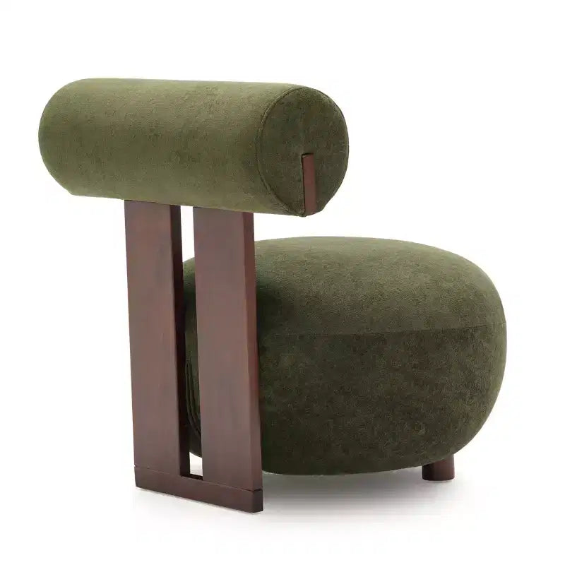 Fauteuil d'appoint sculptural en velours rembourré sur bois d'hévéa Christopher Knight Home Chariya avec dossier cylindrique