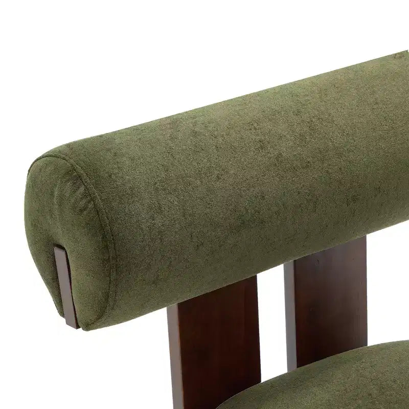 Fauteuil d'appoint sculptural en velours rembourré sur bois d'hévéa Christopher Knight Home Chariya avec dossier cylindrique