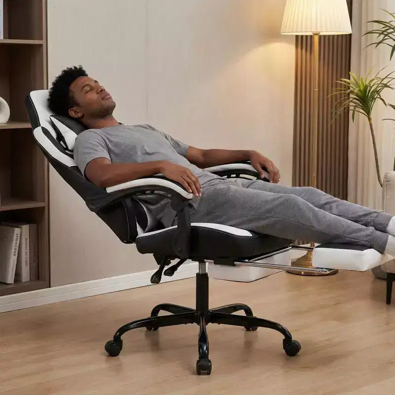 Chaise gaming LauKingdom avec repose-pieds, chaise gamer ergonomique à dossier haut, appui-tête et lombaire réglables, cuir PU de style course pour le bureau et la maison