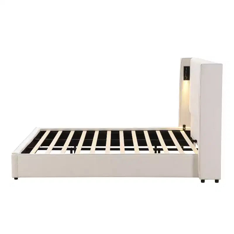 Christopher Knight Home Kanya - Cadre de lit moderne en bois tapissé en lin avec haute tête de lit à oreilles, lampe et port USB