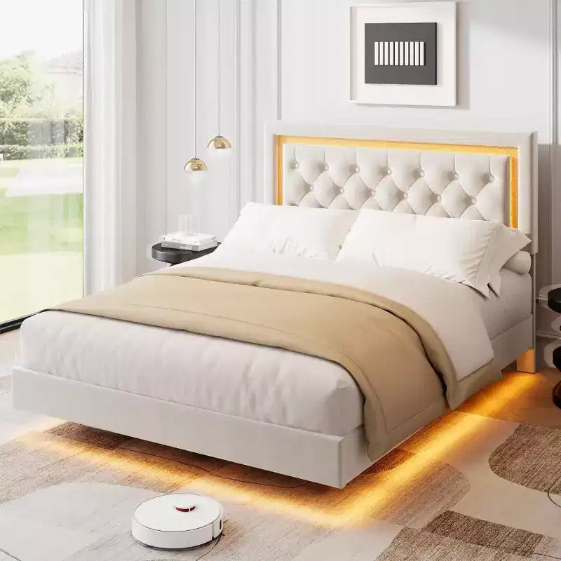 Lit King Size flottant avec lumières LED. Lit plateforme rembourré avec tête de lit capitonnée. Lattes en bois. Sommier tapissier non requis. Sans bruit.